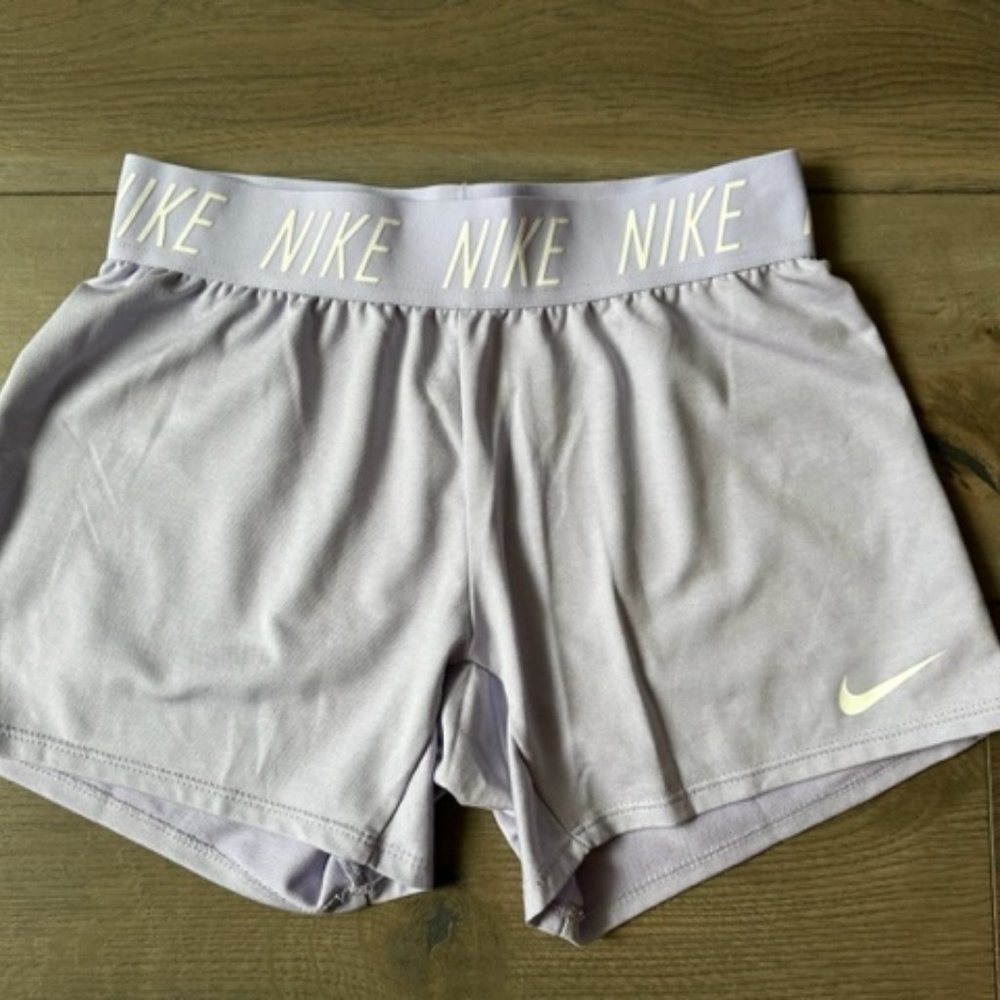 NIKE GIRLS PULL ON ELASTIC WAIST SHORTS